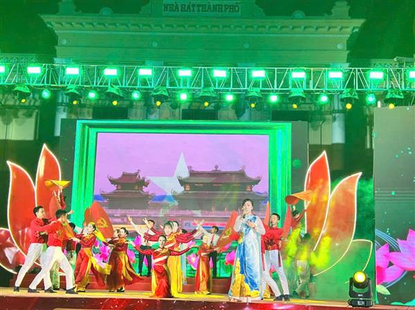 PHƯỜNG HỒNG AN TOẢ SÁNG TẠI LIÊN HOAN CA MÚA NHẠC KHÔNG CHUYÊN THÀNH PHỐ HẢI PHÒNG NĂM 2026