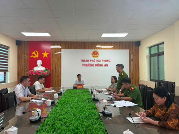 UBND phường Hồng An tổ chức Hội nghị kiểm điểm tình hình thực hiện Chỉ thị số 17/CT-UBND về tăng cường công tác bảo đảm trật tự đô thị