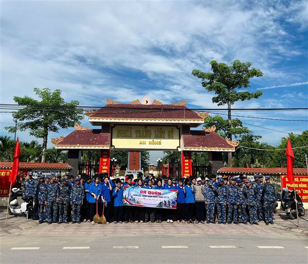 TUỔI TRẺ HỒNG AN RA QUÂN CHĂM SÓC, CHỈNH TRANG NGHĨA TRANG LIỆT SĨ