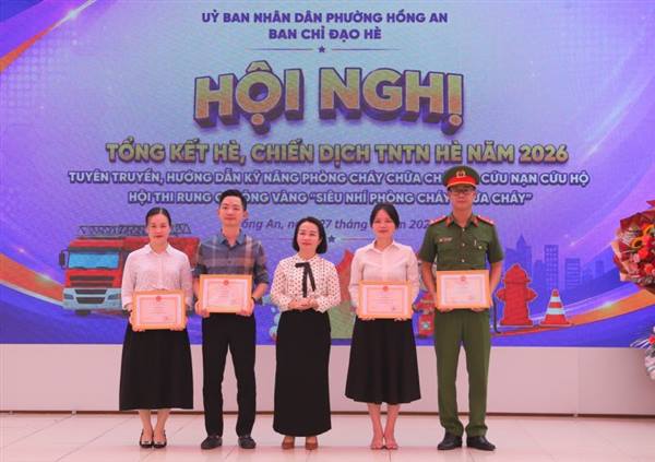 Ban Chỉ đạo hè phường Hồng An tổng kết hoạt động hè và Chiến dịch Thanh niên tình nguyện hè năm 2026