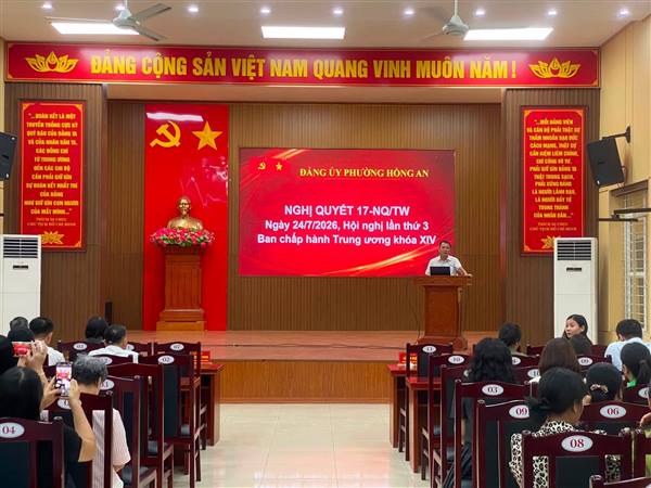 Đảng uỷ phường Hồng An tổ chức Hội nghị quán triệt các kết luận, nghị quyết Hội nghị lần thứ ba Ban Chấp hành Trung ương Đảng khóa XIV, Chỉ thị số 07-CT/TW của Bộ Chính trị; các quy định về công tác phòng chống tham nhũng, tiêu cực
