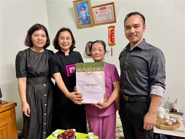 Đảng ủy-HĐND-UBND-UBMTTQ Việt Nam phường, các Tổ dân phố và các đơn vị nhà hảo tâm đã tổ chức các hoạt động kỷ niệm, chúc thọ, thăm hỏi và tặng quà cho hội viên, người cao tuổi tiểu biểu, người có hoàn cảnh khó khăn trên địa bàn phường.