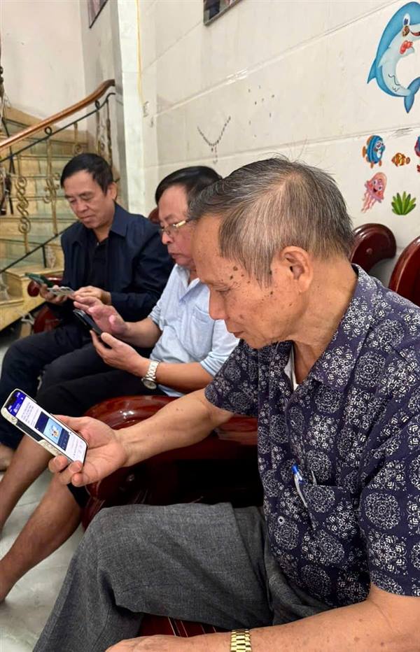 100% Đại biểu Hội đồng nhân dân phường Hồng Bàng đã tham gia cuộc thi “Công dân số Hải Phòng năm 2025- Sử dụng thông minh, sống an toàn”