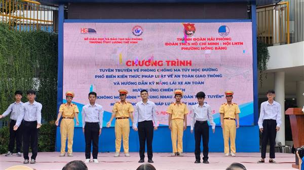 Chương trình Tuyên truyền về phòng chống ma túy học đường, phổ biến kiến thức pháp luật về an toàn giao thông và hướng dẫn kỹ năng lái xe an toàn, hưởng ứng chiến dịch “không một mình”, “cùng nhau an toàn trực tuyến”, hưởng ứng Ngày Pháp luật Việt Nam 9/11