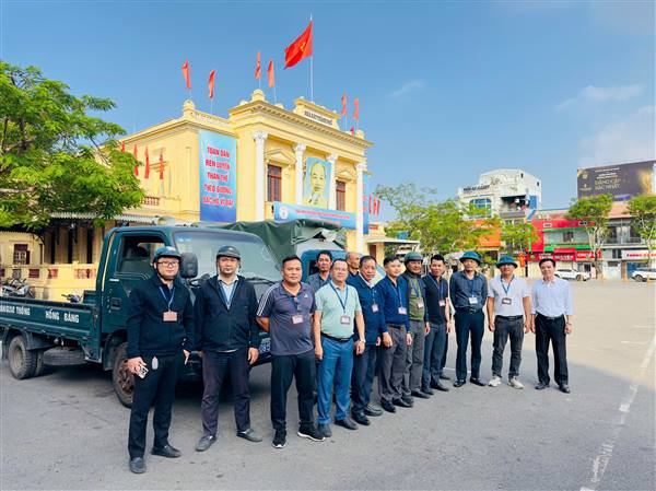 Phường Hồng Bàng ra quân xử lý các trường hợp vi phạm trật tự đường hè, vệ sinh môi trường các tuyến đường trên địa bàn phường