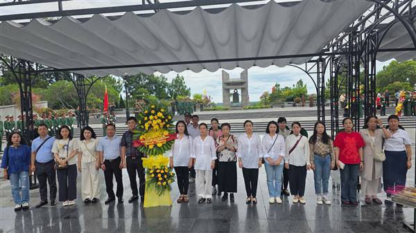 Đoàn đại biểu phường Hồng Bàng tổ chức dâng hương, tri ân các anh hùng liệt sỹ nhân dịp kỷ niệm 78 năm ngày Thương binh, Liệt sỹ Việt Nam (27/8/1947 - 27/7/2025)