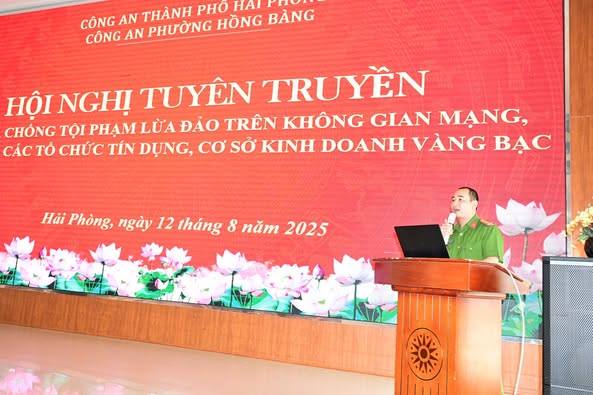 Hội nghị Tuyên truyền phòng chống lừa đảo trên mạng xã hội và cướp tại các tổ chức tín dụng, cơ sở kinh doanh vàng bạc trên địa bàn phường.