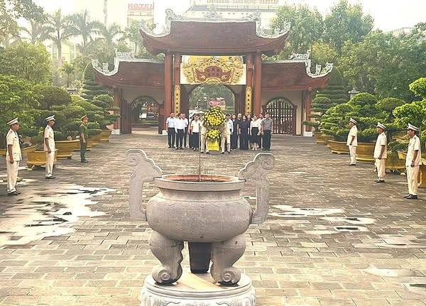 ĐẢNG BỘ PHƯỜNG HỒNG BÀNG DÂNG HƯƠNG TƯỞNG NIỆM CÁC ANH HÙNG LIỆT SĨ TRƯỚC THỀM ĐẠI HỘI ĐẠI BIỂU ĐẢNG BỘ PHƯỜNG LẦN THỨ I, NHIỆM KỲ 2025 - 2030