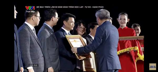 UBND thành phố Hải Phòng vinh dự đón nhận Bằng khen và Giải thưởng tại Lễ bế mạc Triển lãm Thành tựu đất nước với chủ đề "80 năm Hành trình - Độc lập - Tự do - Hạnh phúc"