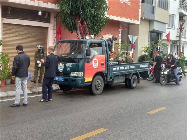 Phòng Kinh tế, Hạ tầng và Đô thị phường phối hợp với Công an phường, Ban bảo vệ dân phố ra quân đảm bảo trật tự an toàn giao thông - trật tự đường hè - vệ sinh môi trường - nếp sống văn minh đô thị trên địa bàn phường trước trong và sau tết nguyên Đán Bính Ngọ 2026