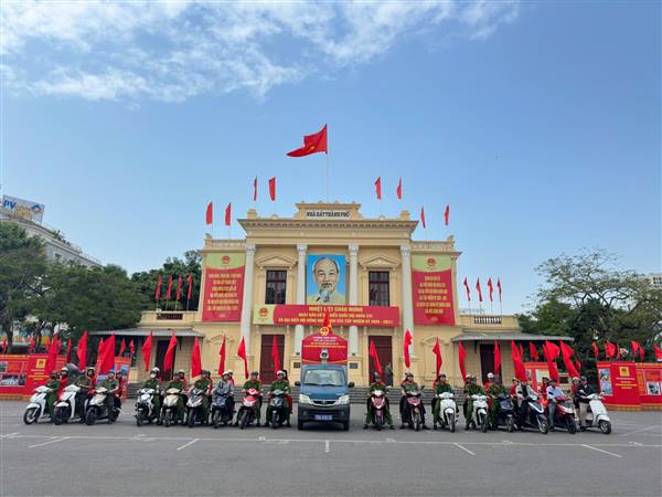 Phường Hồng Bàng đã triển khai đồng bộ nhiều hình thức tuyên truyền, nhằm nâng cao nhận thức và trách nhiệm của cán bộ, đảng viên, Nhân dân đối với cuộc bầu cử đại biểu Quốc hội khóa XVI và đại biểu Hội đồng nhân dân các cấp nhiệm kỳ 2026 - 2031