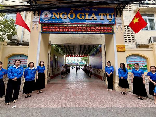 TUỔI TRẺ PHƯỜNG HỒNG BÀNG RA QUÂN THỰC HIỆN MÔ HÌNH “CỔNG TRƯỜNG AN TOÀN GIAO THÔNG” 