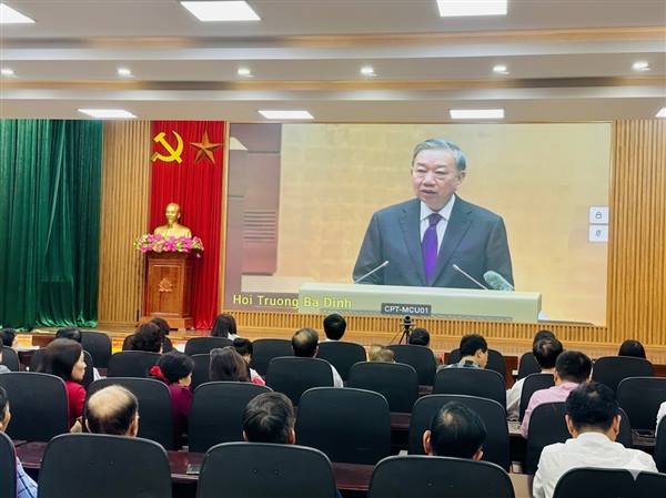 ĐẢNG ỦY PHƯỜNG HỒNG BÀNG THAM DỰ HỘI NGHỊ TOÀN QUỐC NGHIÊN CỨU, HỌC TẬP, QUÁN TRIỆT VÀ TRIỂN KHAI THỰC HIỆN NGHỊ QUYẾT HỘI NGHỊ LẦN THỨ HAI, BAN CHẤP HÀNH TRUNG ƯƠNG ĐẢNG KHÓA XIV