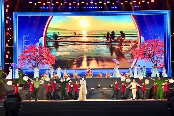 Sôi nổi đêm Gala “Tổ quốc bình yên - Hải Phòng rực sáng”
