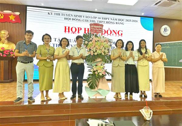 Lãnh đạo phường Hồng Bàng thăm, động viên các Hội đồng thi tuyển sinh lớp 10 THPT, năm học 2026 - 2027 trên địa bàn
