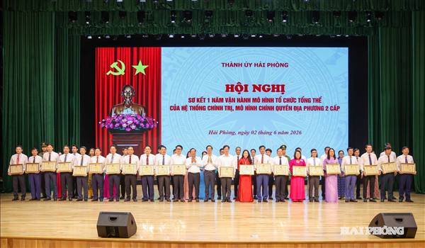 PHƯỜNG HỒNG BÀNG VINH DỰ NHẬN BẰNG KHEN CỦA CHỦ TỊCH UBND THÀNH PHỐ