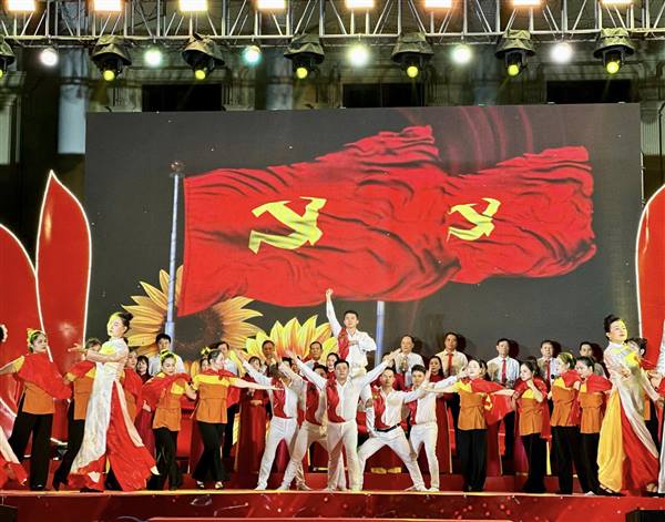 Tiết mục Mashup “Thưa Đảng - Hào Khí Hải Phòng” của phường Hồng Bàng vinh dự đạt Giải Xuất sắc  tại Liên hoan ca múa nhạc không chuyên thành phố Hải Phòng năm 2026