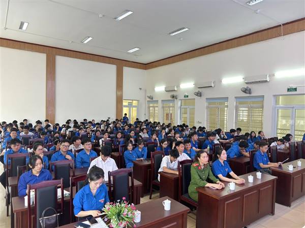 BAN CHỈ ĐẠO HÈ PHƯỜNG HỒNG BÀNG TUYÊN TRUYỀN KỸ NĂNG TỰ BẢO VỆ BẢN THÂN TRÊN KHÔNG GIAN MẠNG CHO THANH THIẾU NHI