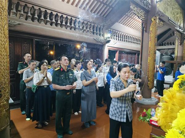 LỄ THẮP NẾN TRI ÂN CÁC ANH HÙNG LIỆT SĨ NHÂN DỊP KỶ NIỆM 79 NĂM NGÀY THƯƠNG BINH, LIỆT SĨ