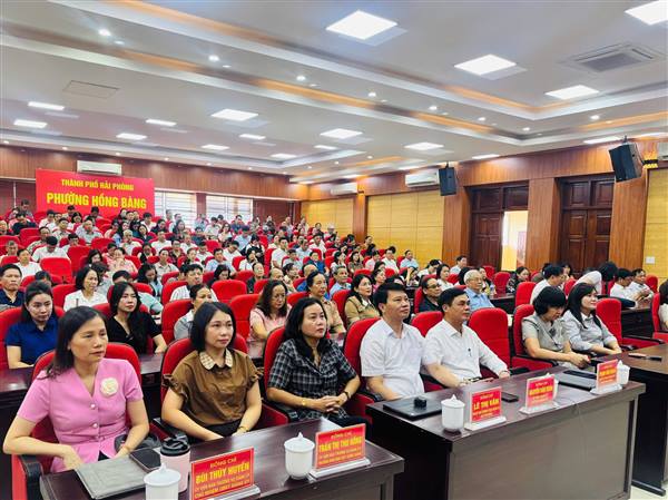 ĐẢNG BỘ PHƯỜNG HỒNG BÀNG NGHIÊM TÚC THAM DỰ HỘI NGHỊ TOÀN QUỐC NGHIÊN CỨU, HỌC TẬP, QUÁN TRIỆT VÀ TRIỂN KHAI THỰC HIỆN MỘT SỐ NGHỊ QUYẾT, CHỈ THỊ CỦA BỘ CHÍNH TRỊ