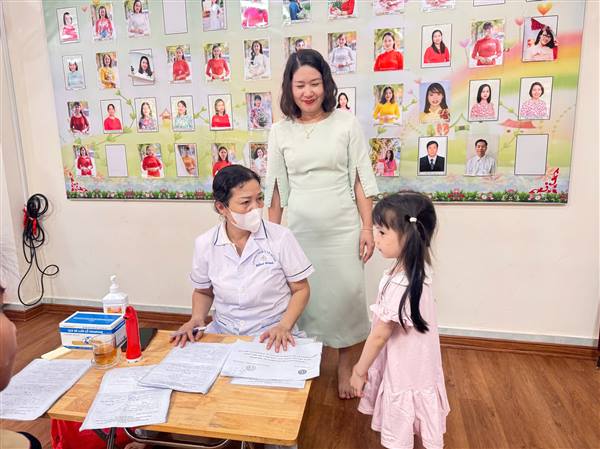 KIỂM TRA SỨC KHOẺ ĐẦU NĂM HỌC CHO TRẺ