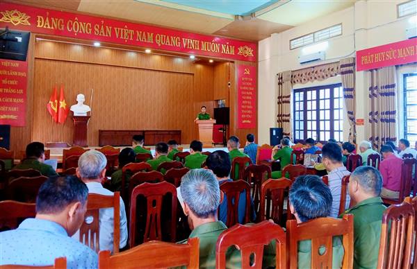 HỘI NGHỊ TRIỂN KHAI KẾ HOẠCH TỔNG RÀ SOÁT, LÀM SẠCH DỮ LIỆU ĐĂNG KÝ PHƯƠNG TIỆN, GIẤY PHÉP LÁI XE, SỐ HÓA HỒ SƠ ĐĂNG KÝ XE TRÊN ĐỊA BÀN XÃ HỒNG CHÂU