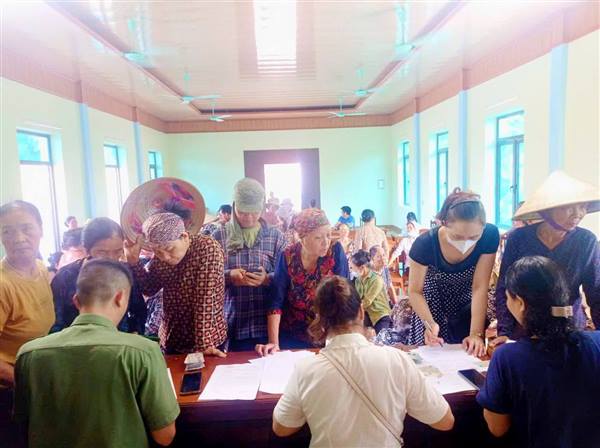 XÃ HỒNG CHÂU QUYẾT TÂM THỰC HIỆN CẤP PHÁT QUÀ CỦA CHÍNH PHỦ TỚI NHÂN DÂN, XONG TRƯỚC 2/9
