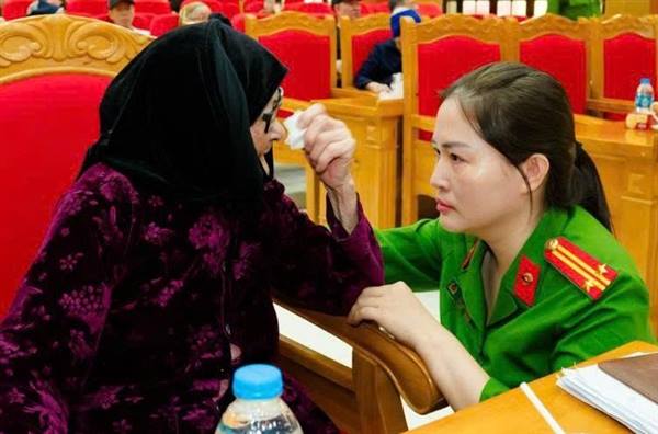 Thu nhận mẫu ADN thân nhân: xây dựng dữ liệu, truy nguyên danh tính liệt sĩ 
