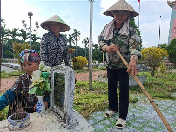 Hồng Châu: Tổng dọn vệ sinh môi trường, chỉnh trang cảnh quan các nghĩa trang liệt sĩ phục vụ công tác lấy mẫu hài cốt liệt sĩ