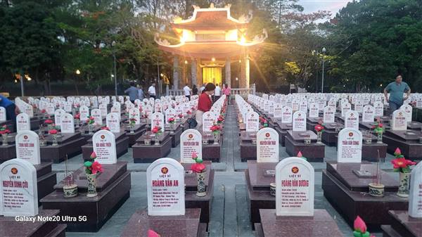 Hồng Châu: Hành trình tri ân