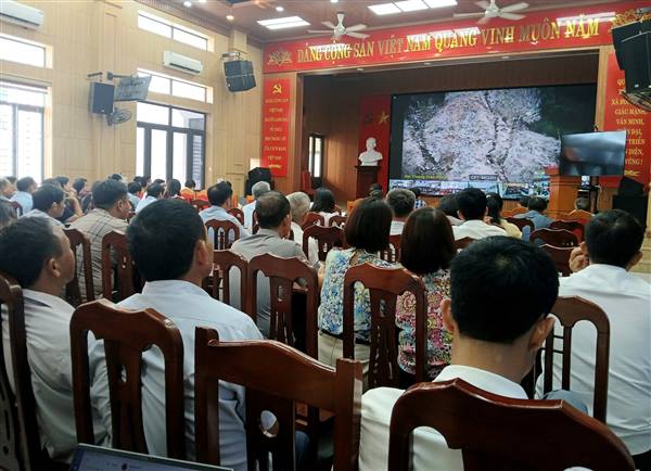 Hồng Châu tham dự hội nghị toàn quốc nghiên cứu, quán triệt triển khai thực hiện một số nghị quyết, chỉ thị của Bộ Chính trị