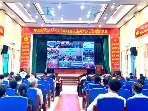 XÃ HỢP TIẾN TỔ CHỨC HỘI NGHỊ TẬP HUẤN ỨNG DỤNG “SỔ TAY ĐẢNG VIÊN ĐIỆN TỬ” 