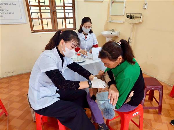Xã Hợp Tiến hoàn thành chiến dịch bổ sung Vitamin A liều cao đợt 2 năm 2025