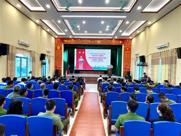 Ngày hội Toàn dân bảo vệ an ninh Tổ quốc xã Hợp Tiến: Nhiều tập thể, cá nhân được biểu dương, khen thưởng