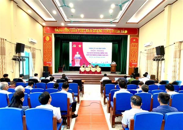 Đảng ủy xã Hợp Tiến tổ chức giao ban Bí thư chi bộ, Trưởng thôn triển khai nhiệm vụ tháng 9 năm 2025
