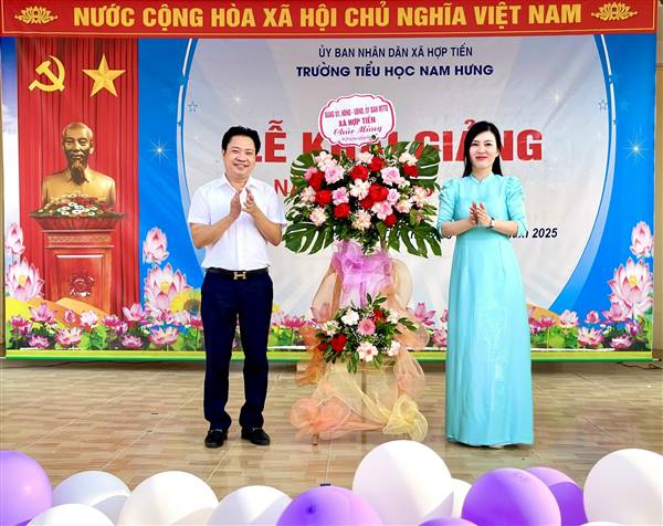 CÁC TRƯỜNG HỌC TRÊN ĐỊA BÀN XÃ HỢP TIẾN TƯNG BỪNG TỔ CHỨC LỄ KHAI GIẢNG NĂM HỌC 2025 - 2026: LỄ KHAI GIẢNG ĐẶC BIỆT