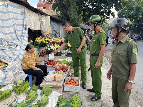XÃ HỢP TIẾN RA QUÂN ĐẢM BẢO TRẬT TỰ AN TOÀN GIAO THÔNG, TRẬT TỰ CÔNG CỘNG