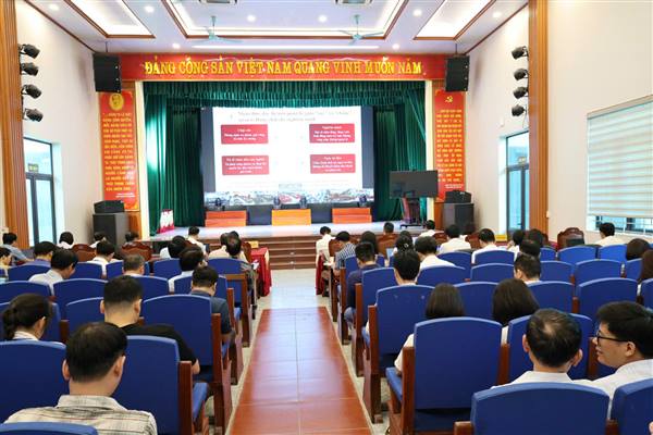 Đảng bộ xã Hợp Tiến học tập, quán triệt Nghị quyết Hội nghị lần thứ tư Ban Chấp hành Trung ương Đảng khóa XIV 