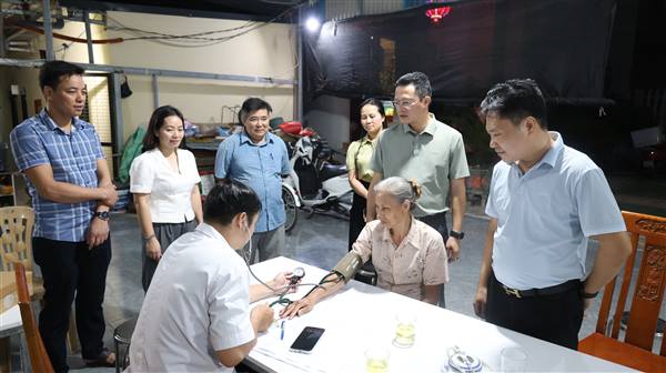 XÃ HỢP TIẾN TIẾP TỤC KHÁM SỨC KHỎE TOÀN DÂN TẠI CÁC THÔN ĐẦU BẾN, LA ĐÔI VÀ THÔN TÈ