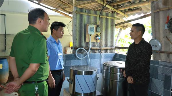 Hợp Tiến tăng cường kiểm tra các cơ sở giết mổ, chế biến thực phẩm