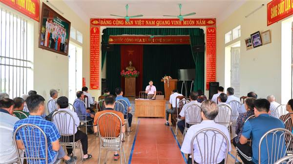 Chi bộ thôn Long Động tổ chức sinh hoạt thường kỳ tháng 5/2026