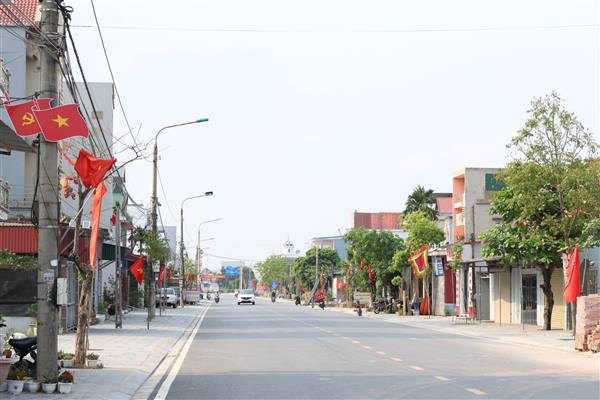 XÃ HỢP TIẾN TỔ CHỨC PHÁT PHIẾU LẤY Ý KIẾN NHÂN DÂN VỀ VIỆC SẮP XẾP, TỔ CHỨC LẠI THÔN TRONG NGÀY 13 VÀ 14/6/2026 