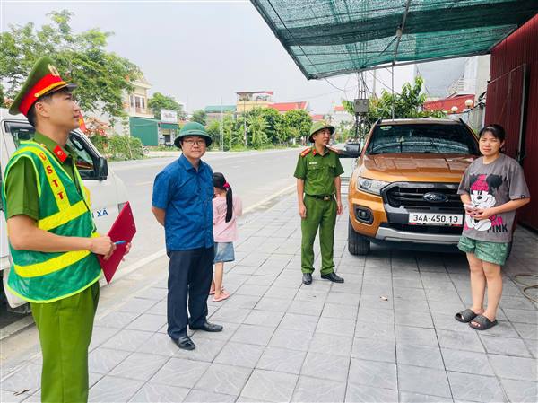 XÃ HỢP TIẾN QUYẾT LIỆT LẬP LẠI TRẬT TỰ HÀNH LANG GIAO THÔNG, XÂY DỰNG ĐƯỜNG THÔNG – HÈ THOÁNG