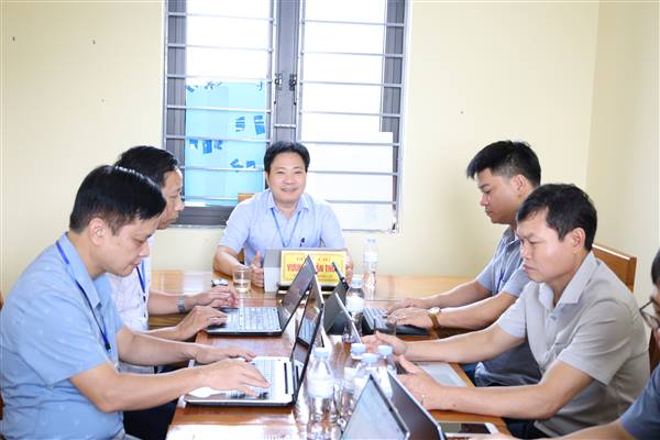 Đồng chí Bí thư Đảng ủy xã Hợp Tiến tiếp công dân định kỳ tháng 7 năm 2026