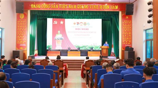 Xã Hợp Tiến công bố quyết định thành lập các tổ chức chính trị - xã hội tại các thôn sau sắp xếp