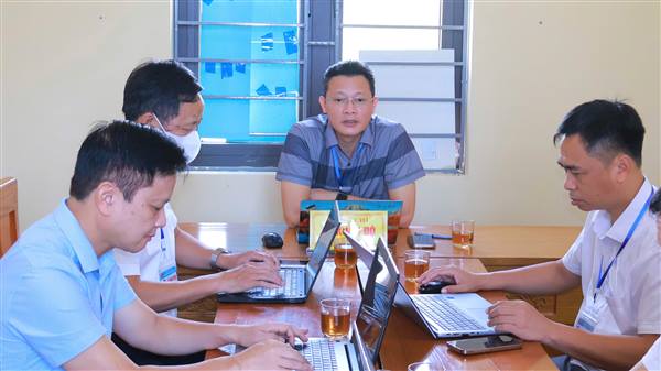 Chủ tịch UBND xã Hợp Tiến tiếp công dân định kỳ tháng 8 năm 2026