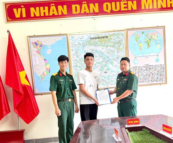 10 thanh niên xã Hợp Tiến tình nguyện viết đơn nhập ngũ, phát huy truyền thống quê hương cách mạng