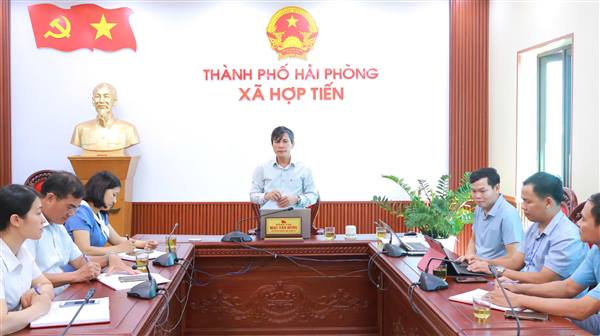 Phó Bí thư Thường trực Đảng ủy làm việc với Ủy ban MTTQ Việt Nam xã về công tác Mặt trận 9 tháng năm 2026