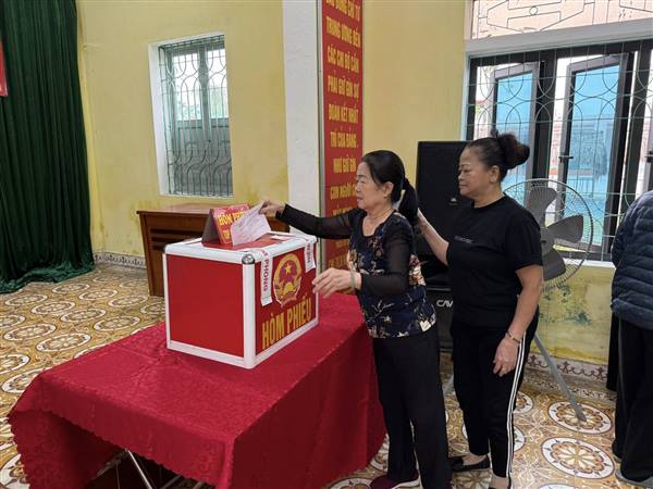CỬ TRI 23 TỔ DÂN PHỐ NÔ NỨC ĐI BẦU TỔ TRƯỞNG TỔ DÂN PHỐ