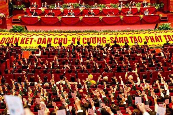 GIỮ VỮNG LỜI THỀ CỦA NGƯỜI CỘNG SẢN - VŨ KHÍ TỰ VỆ VỮNG CHẮC TRONG ĐẤU TRANH CHỐNG CHỦ NGHĨA CÁ NHÂN